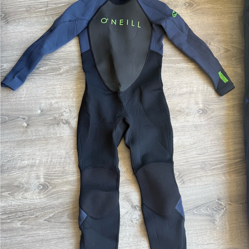 O'Neill full youth 10 Black and Blue Wetsuit